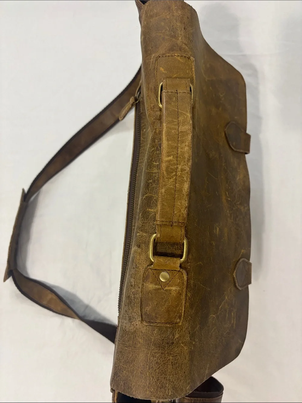 MaheTri The Buffalo Leather Messenger Bag